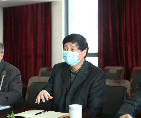 嘉兴市政协副主席马玉华来J9集团丝绸集团调研工作