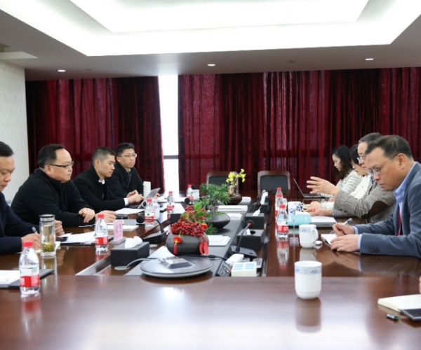 嘉兴经开区党工委副书记、管委会主任戴锋光临走访调研