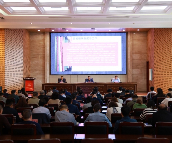 稳扎稳打，持续启发奋进； 思路创新，力求优质发展