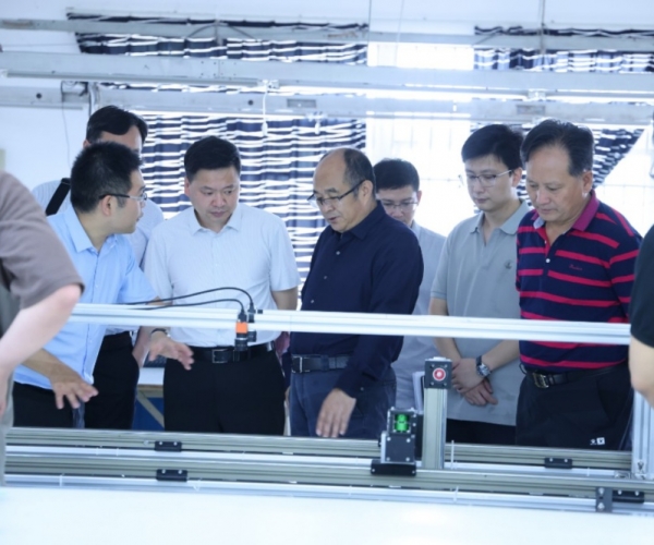 “女装单件流柔性智造关键技术及其产业化利用”成就鉴定