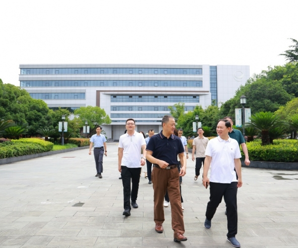 河池市辅导赴嘉兴调研J9集团丝绸 共商高端丝绸项目落地大计